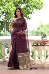 KAVVYA SOFT & LIGHT WEIGHT WINE HANDLOON WEAVING LINEN SAREE WITH BEAUTIFUL BIG FLORAL MOTIFS IN SILVER ZARI WITH CONTRAST OLIVE GREEN PALLU AND BLOUSE