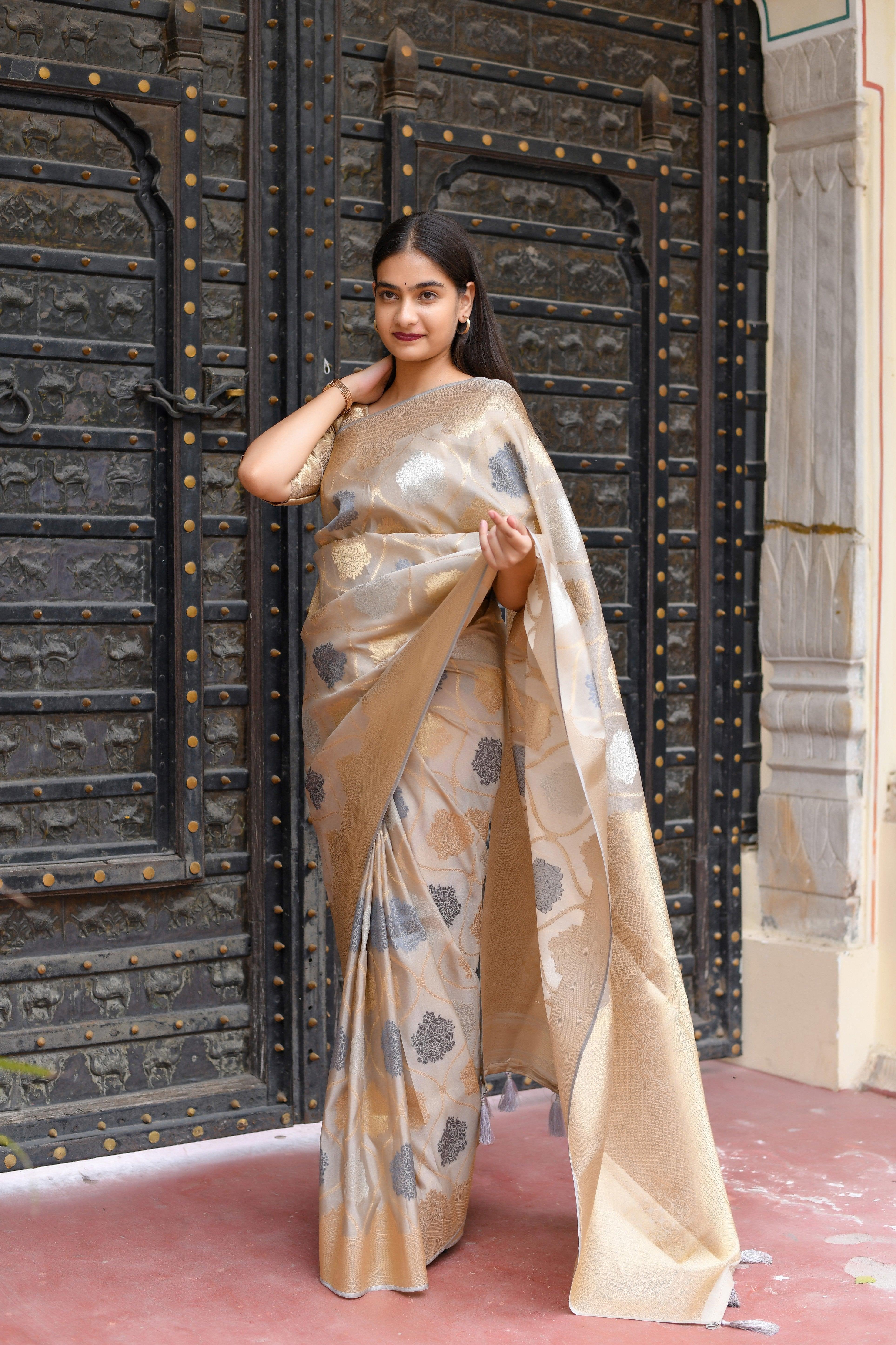 Kavvya Gray Soft & Lightweight Weaving Kora Organza Silk Saree - KAVVYA 