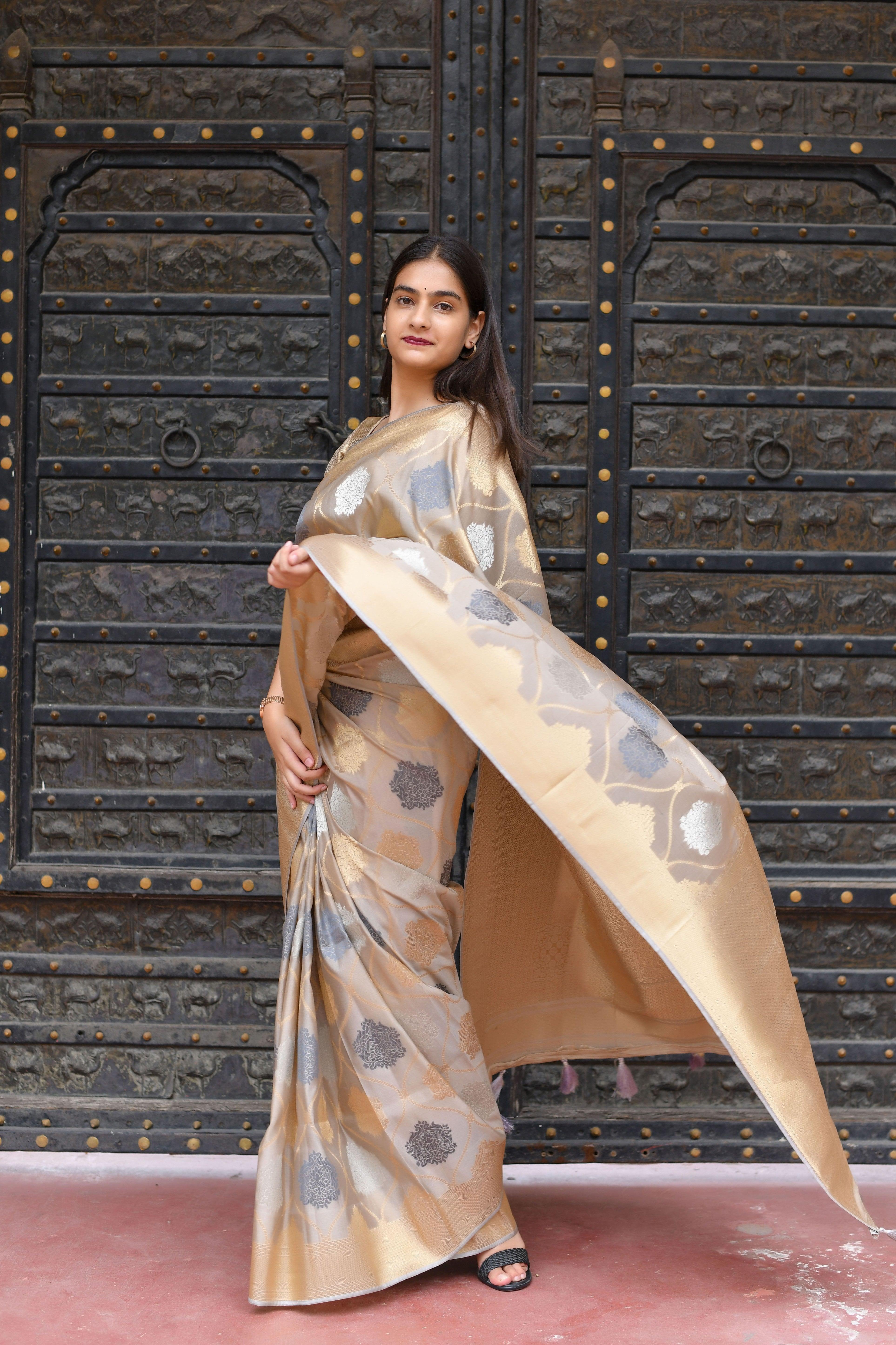 Kavvya Gray Soft & Lightweight Weaving Kora Organza Silk Saree - KAVVYA 