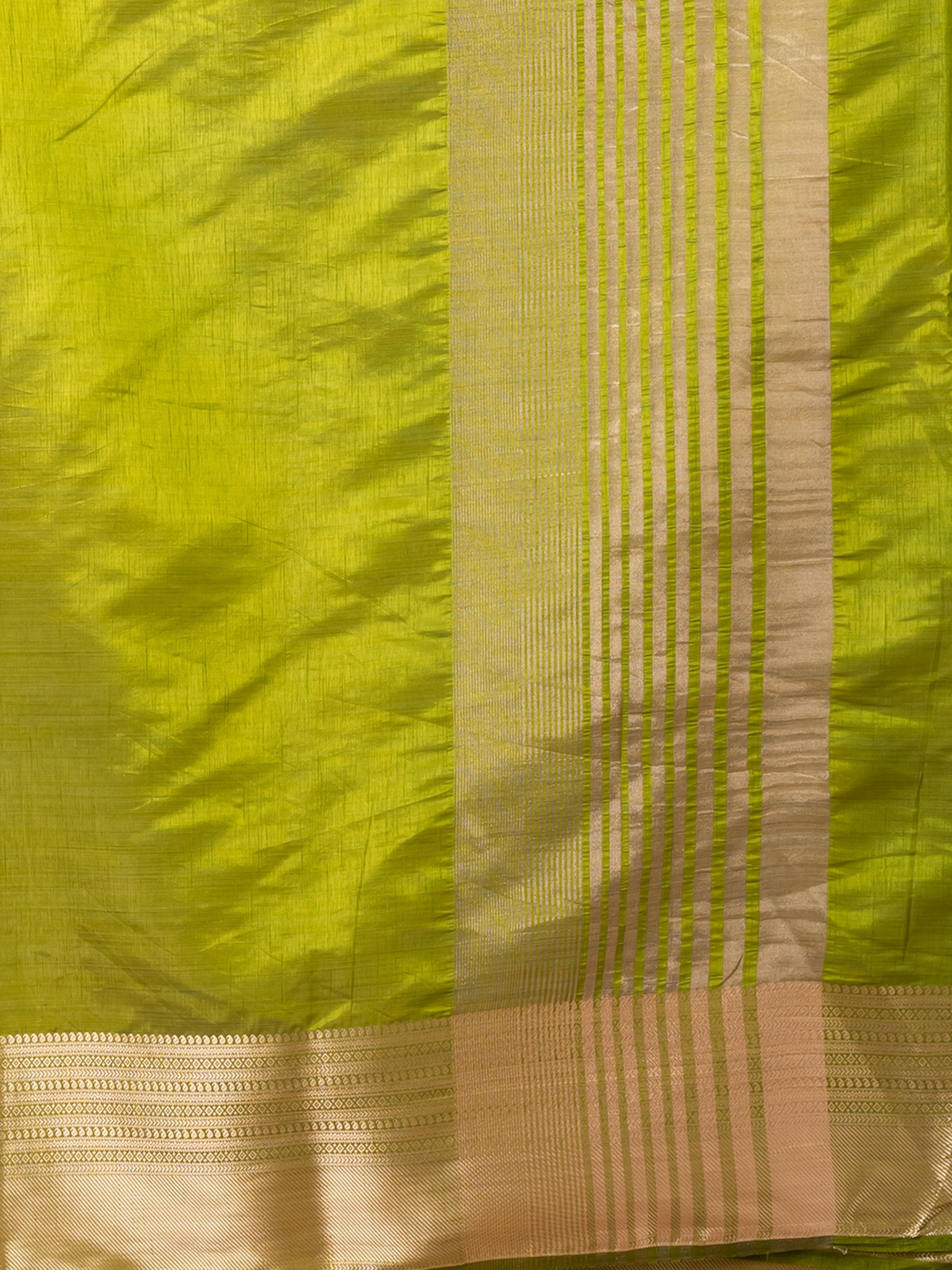 KAVVYA SOOTHING OLIVE GREEN SOFT & LIGHT WEIGHT CELEBRITY THEME WEAVING SILK SAREE - KAVVYA 