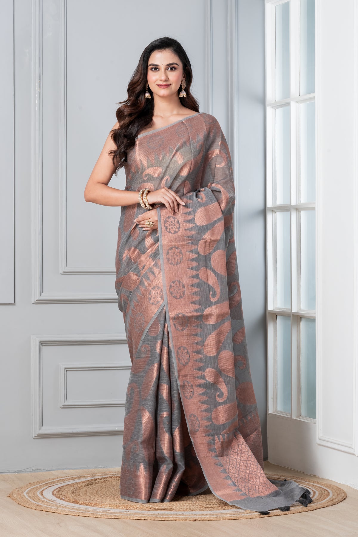 KAVVYA SOFT & LIGHTWEIGHT GREY COLOUR  HANDLOOM SAREE