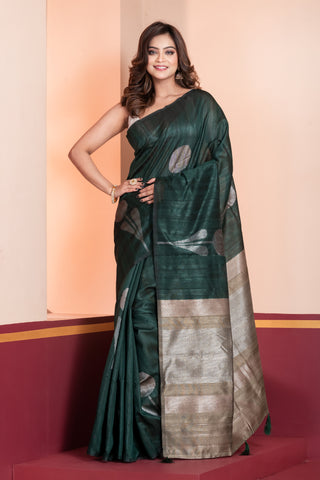 KAVVYA SOFT & LIGHT WEIGHT dark green HANDLOON WEAVING LINEN SAREE WITH BEAUTIFUL BIG FLORAL MOTIFS IN SILVER ZARI WITH CONTRAST OLIVE GREEN PALLU AND BLOUSE