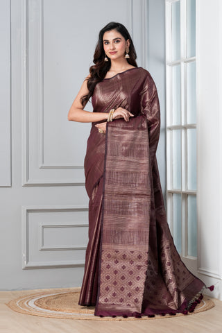KAVVYA SOFT & LIGHT WEIGHT WINE HANDLOOM SILK GOLDEN ZARI WEAVING SAREE IN TUSSAR FABRIC WITH BEAUTIFUL GEOMETRIC DESIGN ALLOVER THE SAREE COMES WITH BEAUTIFUL WINE HEAVY WEAVING BLOUSE