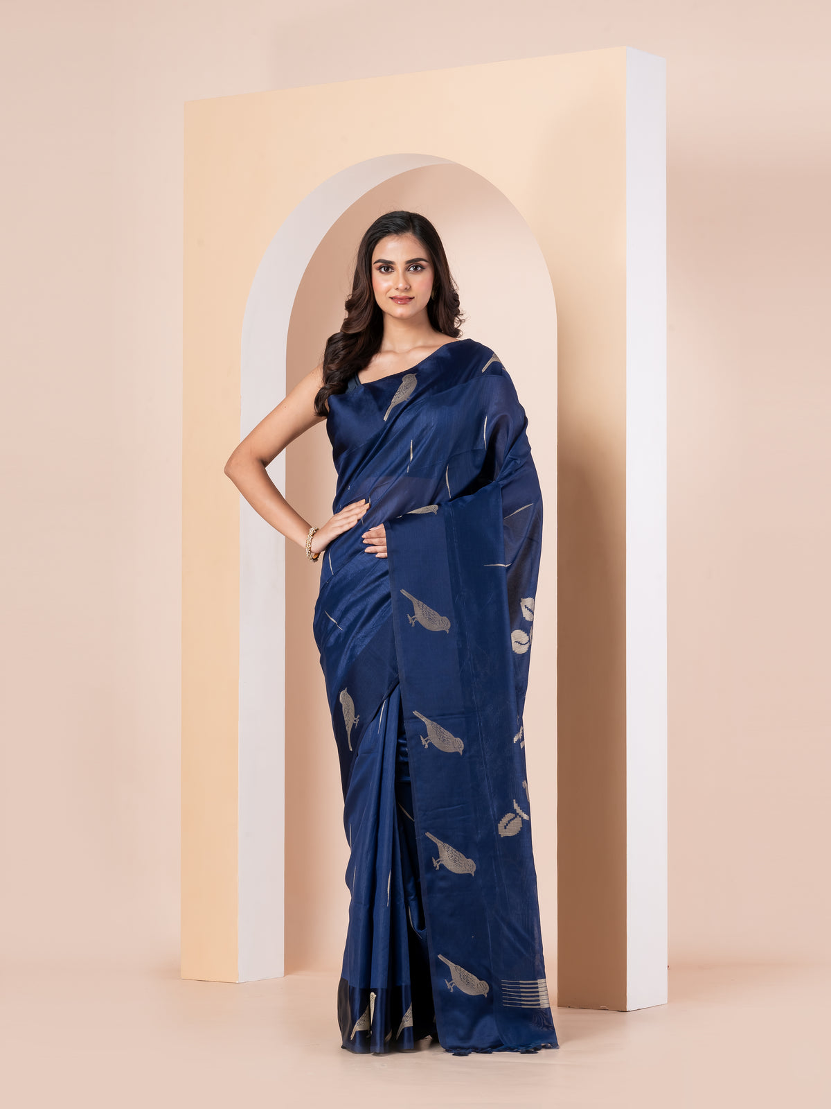 KAVVYA NAVY BLUE HANDLOOM SILK SAREE