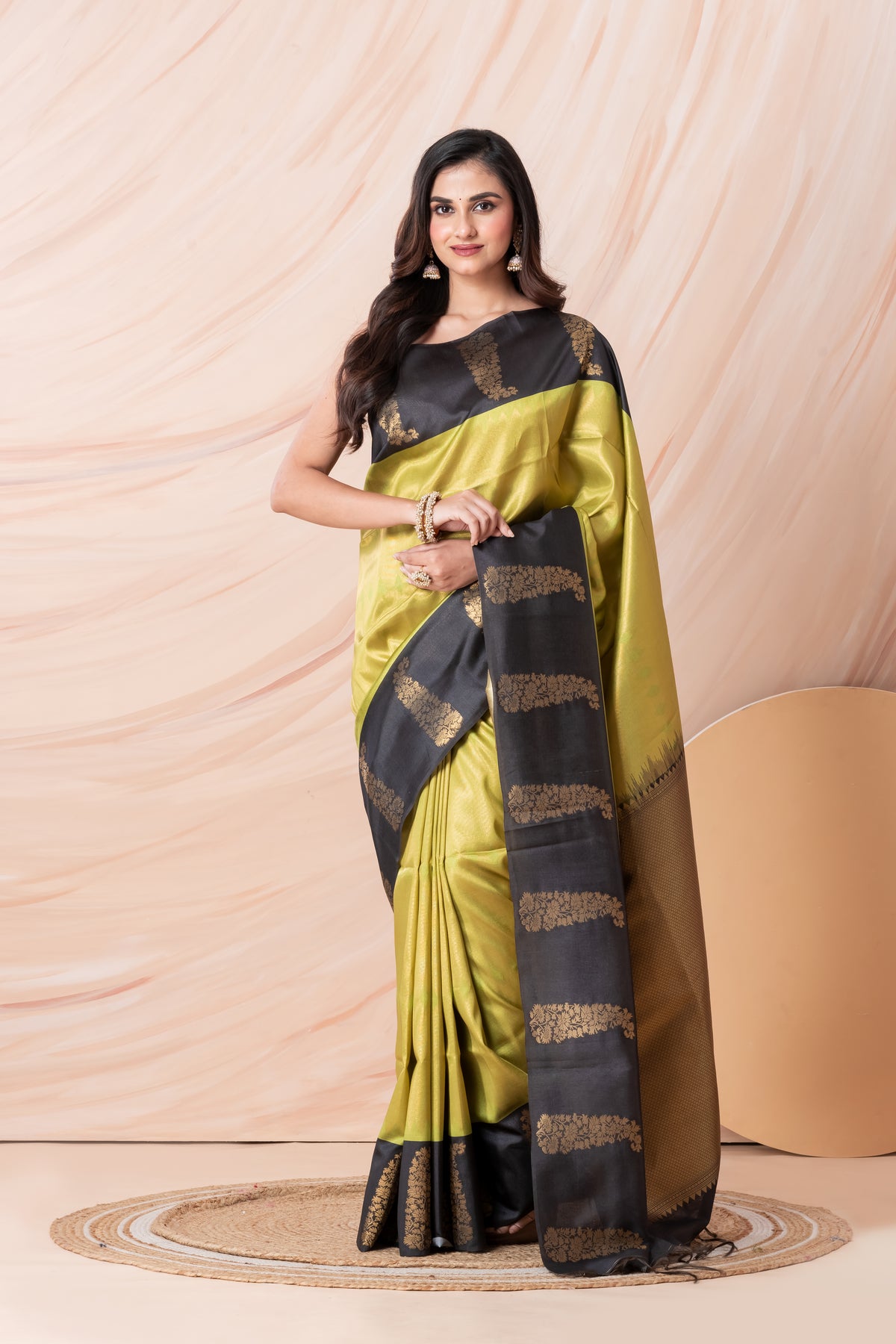 KAVVYA SOFT & LIGHT WEIGHT GREEN SILK SAREE FITH FINE GOLDEN ZARI WEAVING ALLOVER WITH CONTRAST BLACK BORDER AND PALLU HIGHLIGHTED WITH BEAUTIFUL MOTIFS