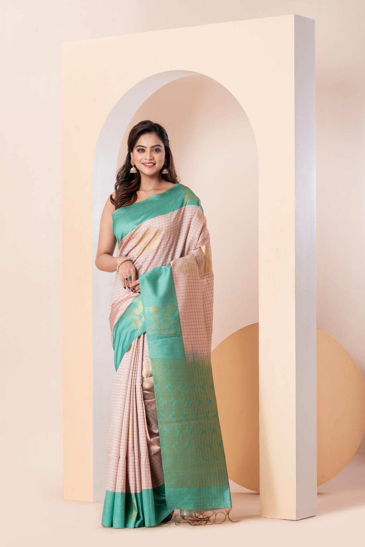 KAVVYA SOFT & LIGHT WEIGHT OFFWHITE SILK SAREE WITH CHECK WEAVED WITH COLOURFUL RESHAM AND BEAUTIFUL FLORAL MOTIFS ALL OVER THE SAREE WITH CONTRAST BORDER AND PALLU COMES WITH PALLU COLOURED CONTRAST BLOUSE