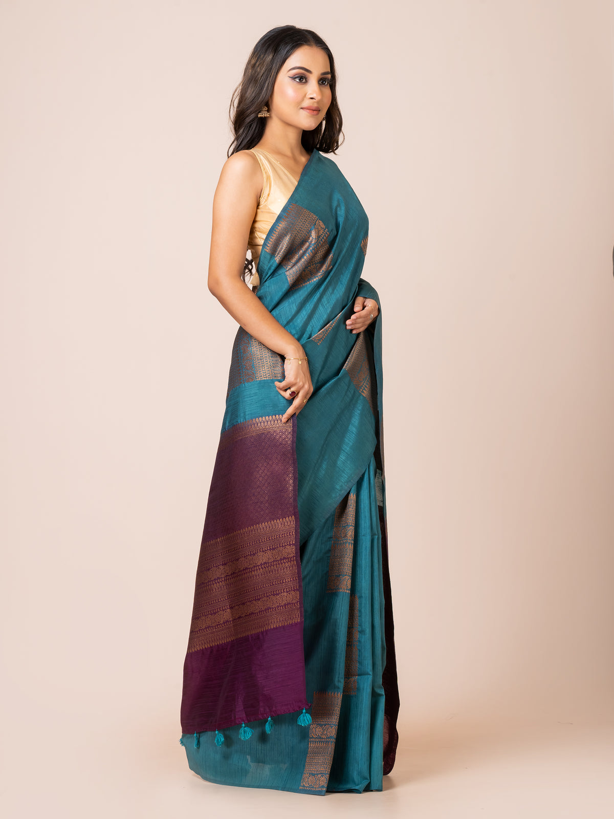 KAVVYA Soft & lighweight BLUE color handloom weaving silk saree