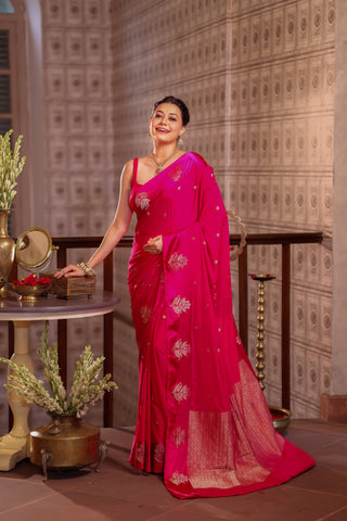 KAVVYA SOFT & LIGHT WEIGHT RANI CRAPE SAREE WITH SATIN BORDER AND BEAUTIFIL SILK ZARI WEAVING BORDER AND SMALL FLORAL MOTIFS ALL OVER THE SAREE AND BORDER COMES WITH SAME COLOUR WEAVED BLOUSE