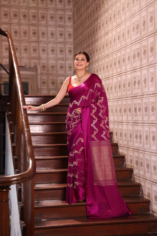 KAVVYA SOFT & LIGHT WEIGHT WINE CRAPE SAREE WITH ALL OVER GOLDEN ZARI WEAVING COMES WITH SATIN BORDER AND BEAUTIFUL ZARI WEAVED BLOUSE