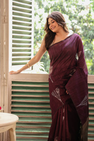 KAVVYA SOFT & LIGHT WEIGHT WINE HANDLOON WEAVING TUSSAR SAREE WITH BEAUTIFUL BIG FLORAL MOTIFS IN SILVER ZARI WITH CONTRAST PALLU AND BLOUSE