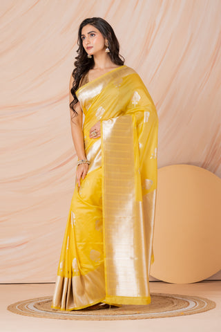 KAVVYA SOFT & LIGHT WEIGHT YELLOW SILK SAREE WITH BEAUTIFUL PALM TREE MOTIFS ON THE SAREE WITH SMALL TEMPLE BORDER