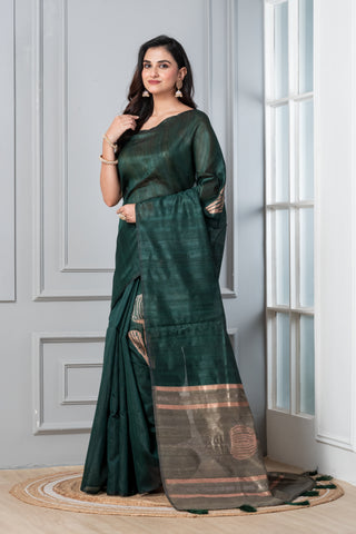 KAVVYA SOFT & LIGHT WEIGHT DARK GREEN HANDLOON WEAVING TUSSAR SAREE WITH BEAUTIFUL BIG FLORAL MOTIFS IN SILVER ZARI WITH CONTRAST PALLU AND BLOUSE