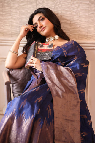 KAVVYA SOFT & LIGHT WEIGHT NEVY BLUE HANDLOOM SAREE WITH BIG TEMPLE DESIGN BORDER AND SMALL GEOMETRIC MOTIFS IN THE BODY COMES WITH SAME COLOUR HEAVY WEAVED BLOUSE