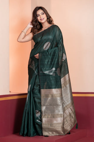 KAVVYA SOFT & LIGHT WEIGHT dark green HANDLOON WEAVING LINEN SAREE WITH BEAUTIFUL BIG FLORAL MOTIFS IN SILVER ZARI WITH CONTRAST OLIVE GREEN PALLU AND BLOUSE