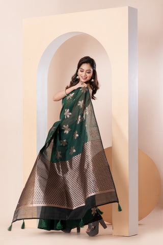KAVVYA SOFT &amp; LIGHT WEIGHT GREEN HANDLOOM WEAVED SAREE WITH BEAUTIFUL BIG FLORAL MOTIFS ALL OVER THE SAREE