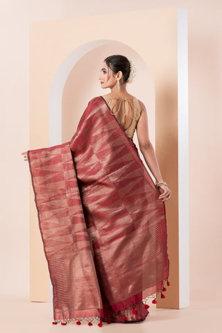 KAVVYA SOFT & LIGHT WEIGHT RED HANDLOOM SILK GOLDEN ZARI WEAVING SAREE IN TUSSAR FABRIC WITH BEAUTIFUL GEOMETRIC TEMPLE DESIGN ALLOVER THE SAREE COMES WITH BEAUTIFUL RED HEAVY WEAVING BLOUSE