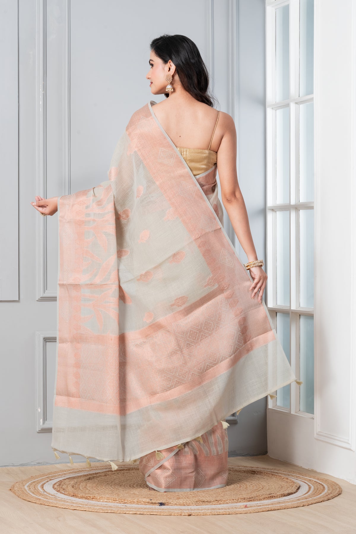 KAVVYA SOFT & LIGHTWEIGHT OFFWHITE COLOUR  HANDLOOM SAREE