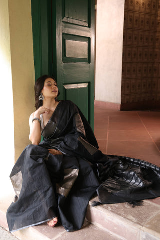 KAVVYA SOFT & LIGHT WEIGHT HANDLOOM WEAVED TUSSAR SAREE WITH BEAUTIFUL GEMOTRIC FIGURES IN THE SAREE SAME COLOUR BLOUSE AND HEAVY PALLU