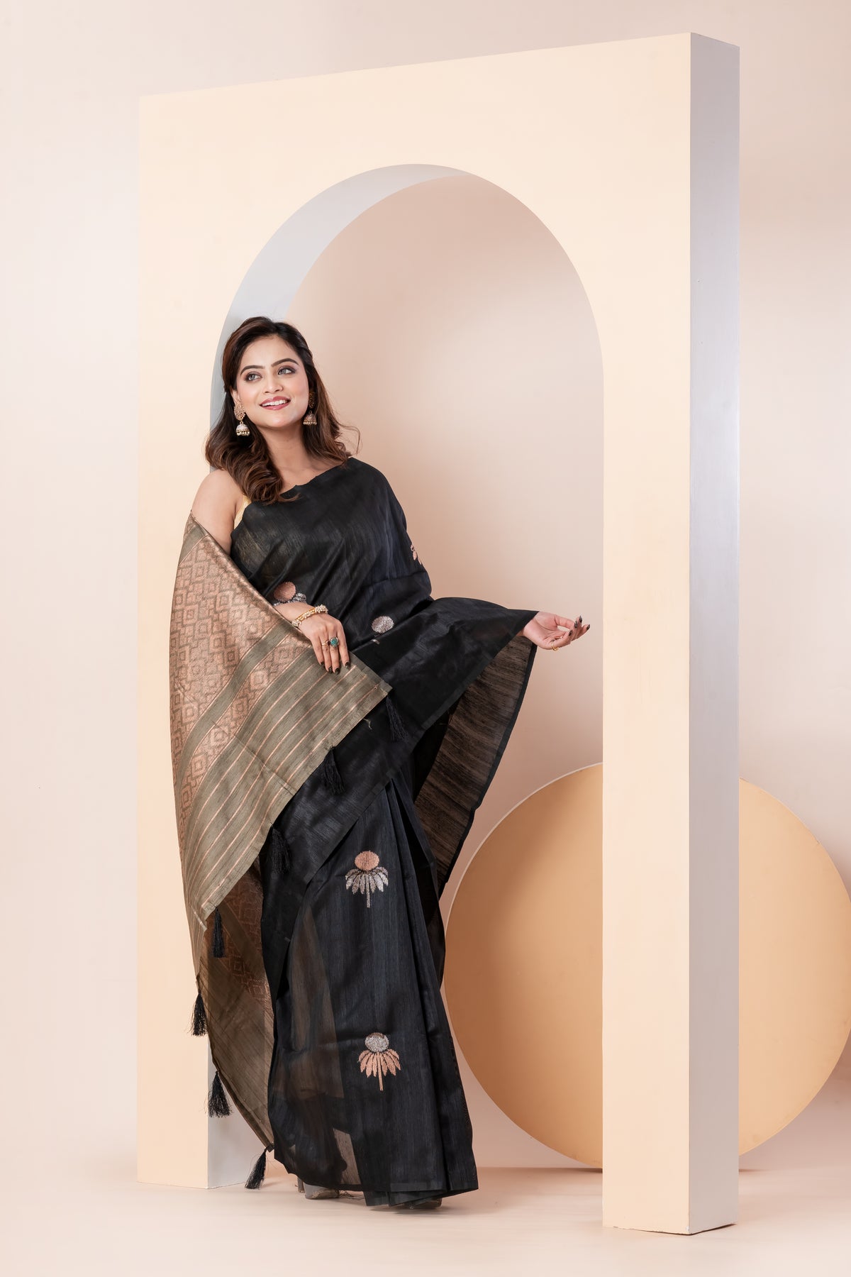 KAVVYA SOFT & LIGHT WEIGHT BLACK HANDLOON TUSSAR SAREE WITH SMALL FLORAL MOTIFS IN THE SAREE COMES WITH CONTRAST COLOUR BORDER AND BLOUSE