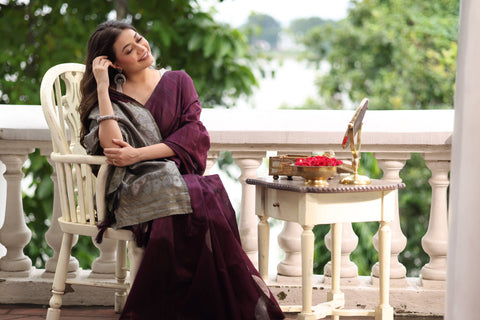 KAVVYA SOFT & LIGHT WEIGHT WINE HANDLOON TUSSAR SILK SAREE WITH BEAUTIFUL GEOMETRIC ROUND MOTIFS IN THE BODY COMES WITH CONTRAST PALLU N BLOUSE