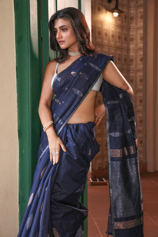 KAVVYA SOFT & LIGHT WEIGHT NAVY BLUE HANDLOOM TUSSAR SAREE WITH SMALL GOLDEN N SILVER ZARI LEAF MOTIFS ALLOVER THE SAREE COMES WITH HEAVY PALLU AND SAME COLOUR BLOUSE