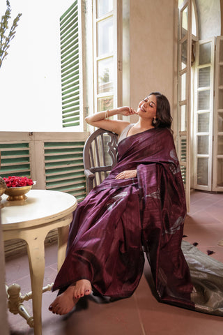KAVVYA SOFT & LIGHT WEIGHT WINE HANDLOON WEAVING TUSSAR SAREE WITH BEAUTIFUL BIG FLORAL MOTIFS IN SILVER ZARI WITH CONTRAST PALLU AND BLOUSE