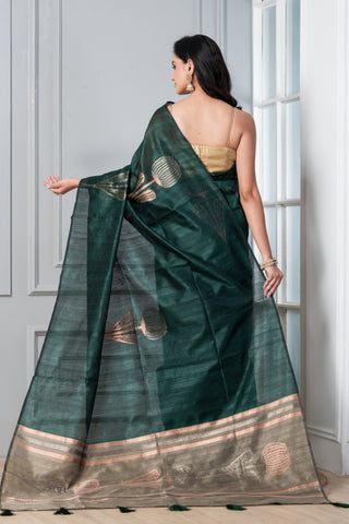 KAVVYA SOFT & LIGHT WEIGHT DARK GREEN HANDLOON WEAVING TUSSAR SAREE WITH BEAUTIFUL BIG FLORAL MOTIFS IN SILVER ZARI WITH CONTRAST PALLU AND BLOUSE