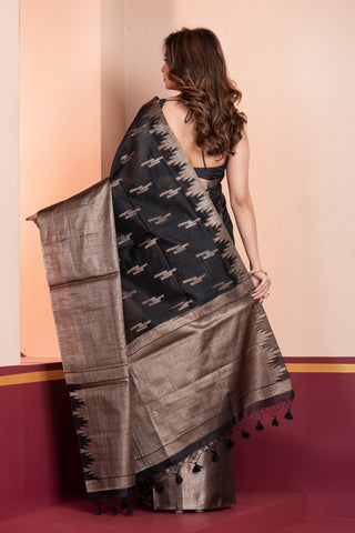 KAVVYA SOFT & LIGHT WEIGHT BLACK HANDLOOM SAREE WITH BIG TEMPLE DESIGN BORDER AND SMALL GEOMETRIC MOTIFS IN THE BODY COMES WITH SAME COLOUR HEAVY WEAVED BLOUSE