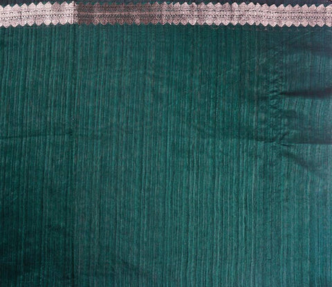 KAVVYA SOFT & LIGHT WEIGHT BOTTLE GREEN HANDLOOM SAREE WITH STIPES ALLOVER THE WITH GOLDEN SILK ZARI COMES WITH HEAVY PALLU AND BLOUSE