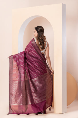 KAVVYA SOFT & LIGHT WEIGHT RANI HANDLOOM WEAVED SAREE WITH BEAUTIFUL BIG FLORAL MOTIFS ALL OVER THE SAREE