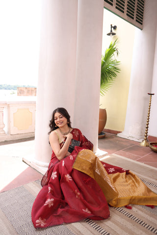 KAVVYA SOFT & LIGHT WEIGHT MAROON HANDLOOM SAREE WITH FLORAL WEAVES IN BODY WITH CONTRAST MUSTARD HEAVY PALLU N BLOUSE