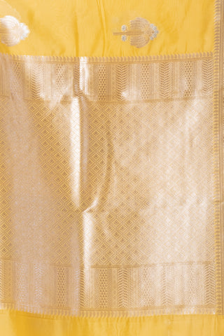 KAVVYA SOFT & LIGHT WEIGHT YELLOW SILK SAREE WITH BEAUTIFUL PALM TREE MOTIFS ON THE SAREE WITH SMALL TEMPLE BORDER