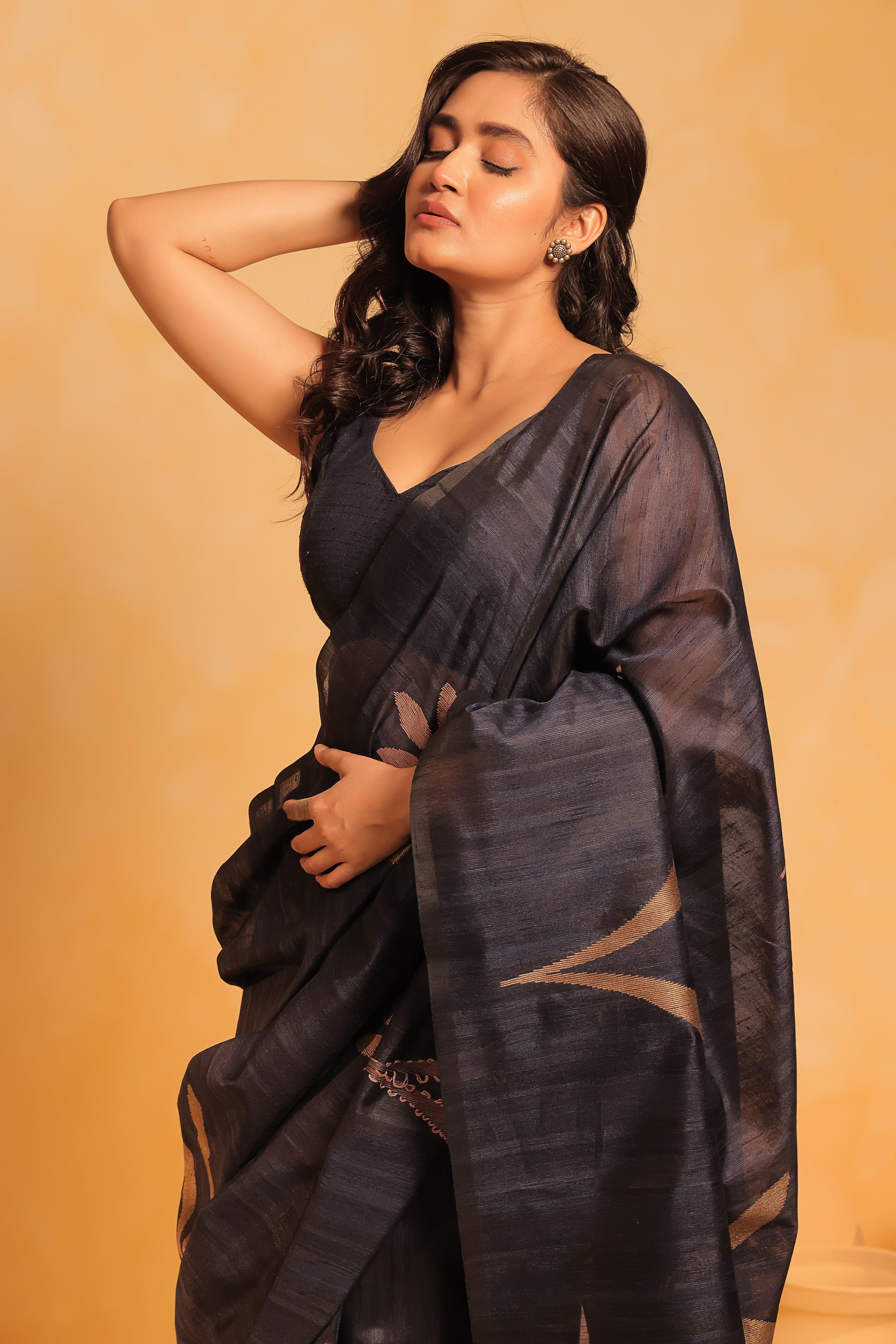 KAVVYA soft & lightweight navy blue color benarasi handloom saree - KAVVYA 