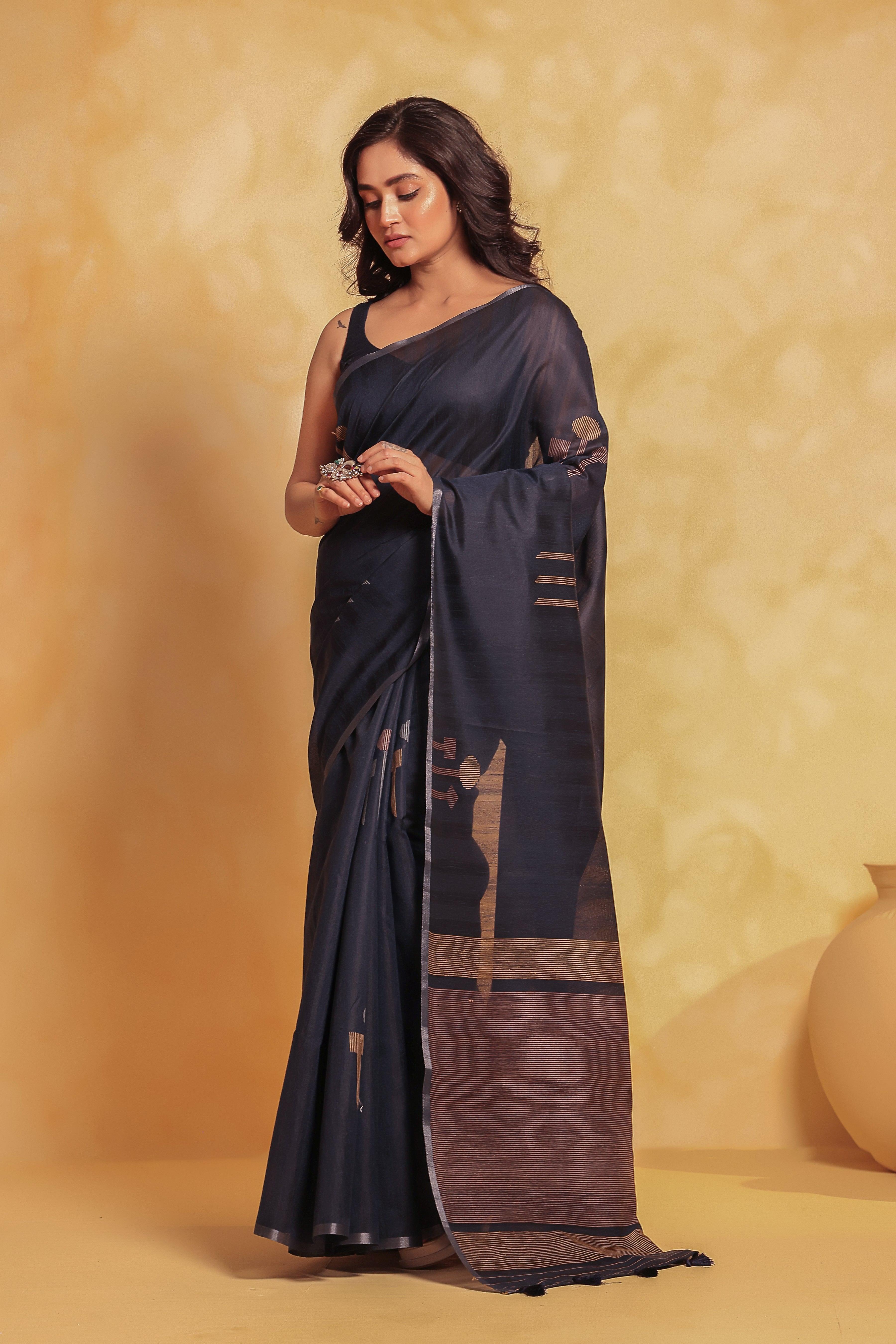 KAVVYA soft & lightweight navy blue color benarasi handloom saree - KAVVYA 