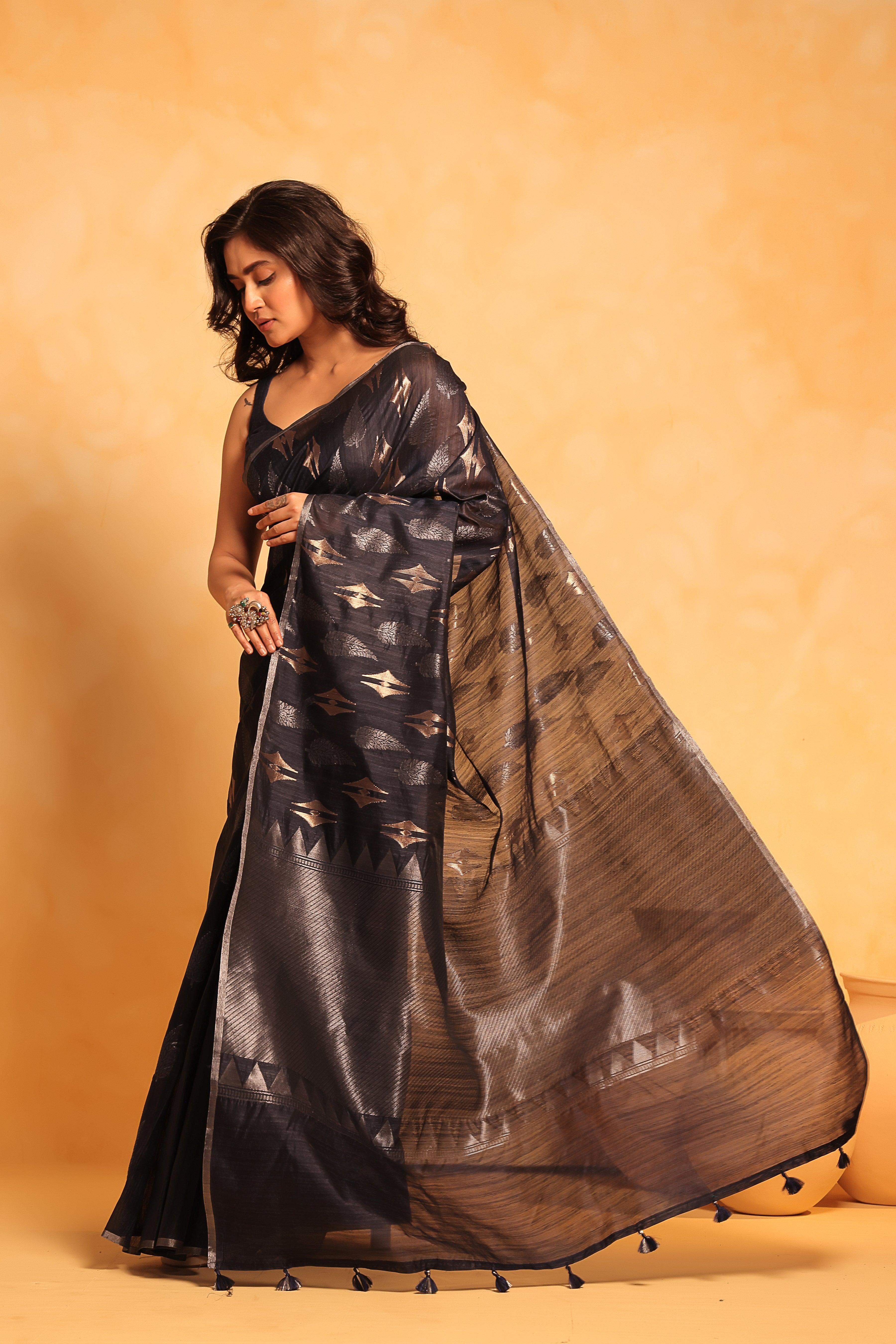 KAVVYA soft & lightweight nevy blue color benarasi handloom saree - KAVVYA 