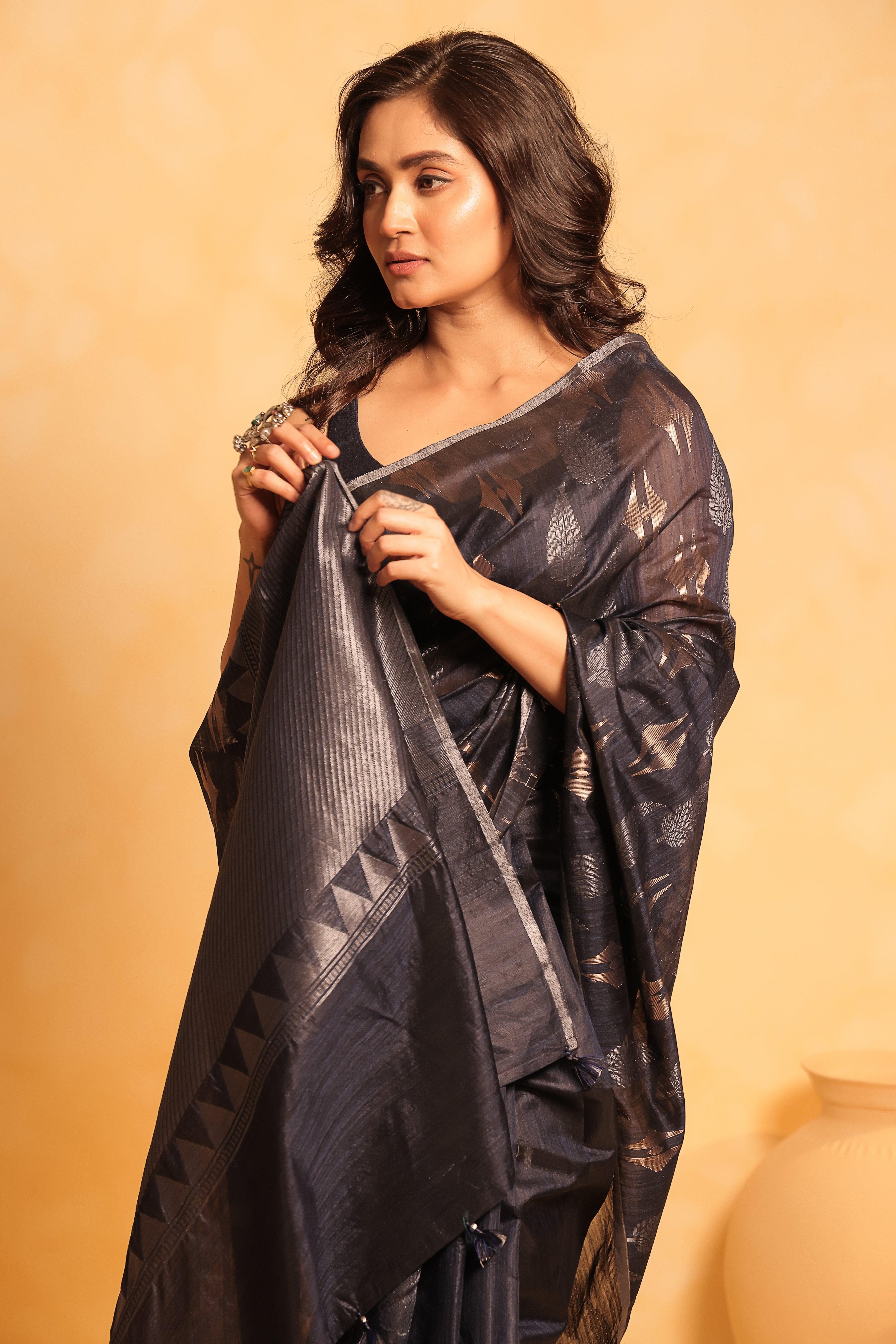 KAVVYA soft & lightweight nevy blue color benarasi handloom saree - KAVVYA 