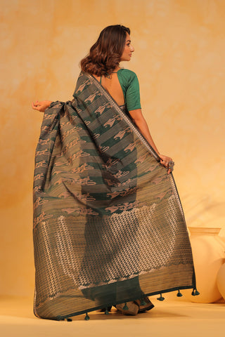 KAVVYA soft & lightweight bottle green color benarasi handloom saree - KAVVYA 