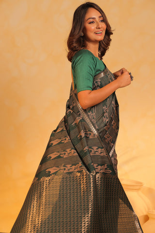 KAVVYA soft & lightweight bottle green color benarasi handloom saree - KAVVYA 