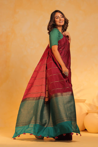 KAVVYA soft & lightweight magenta color benarasi handloom saree - KAVVYA 