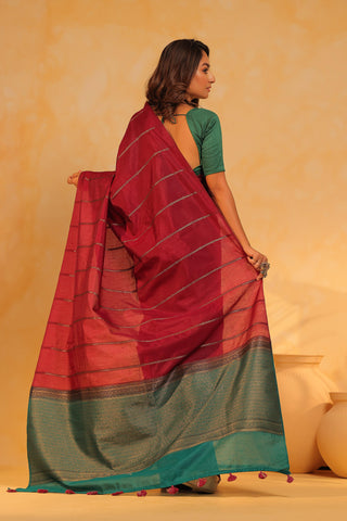 KAVVYA soft & lightweight magenta color benarasi handloom saree - KAVVYA 