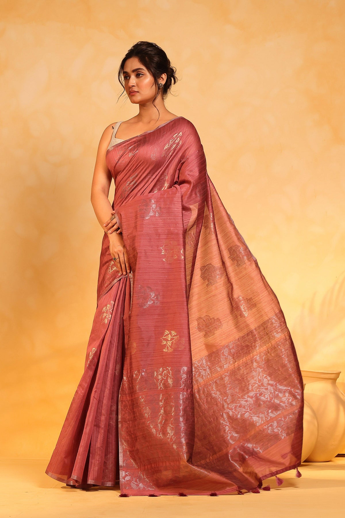 KAVVYA soft & lightweight onion pink color benarasi handloom saree - KAVVYA 