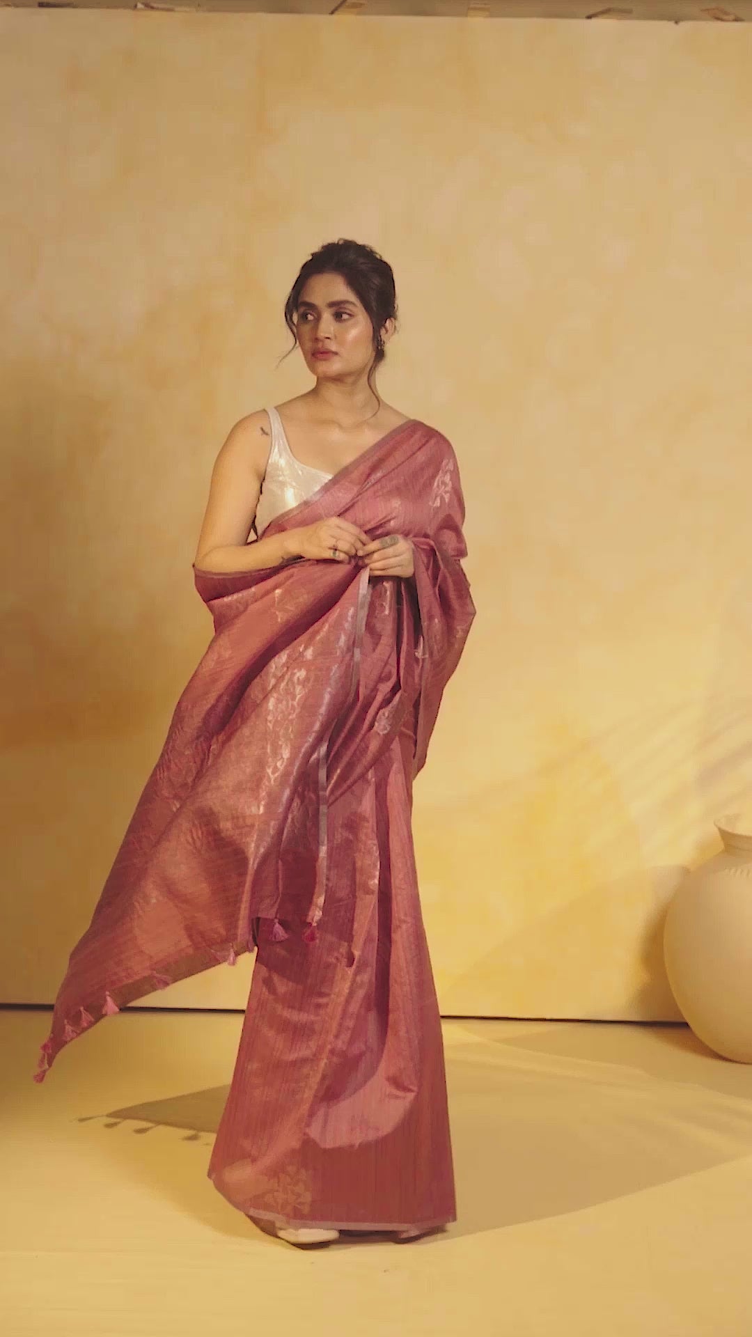 KAVVYA soft & lightweight onion pink color benarasi handloom saree