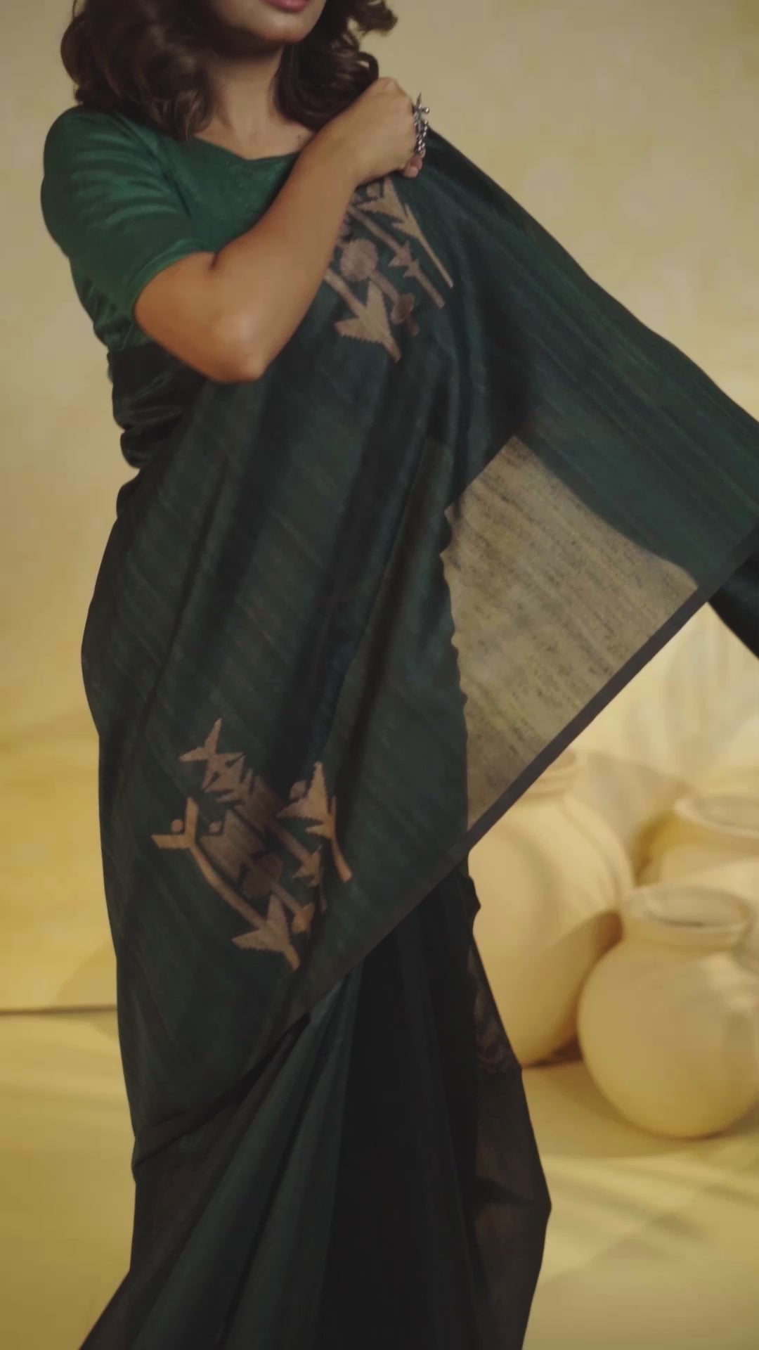 KAVVYA soft & lightweight navy blue color benarasi handloom saree