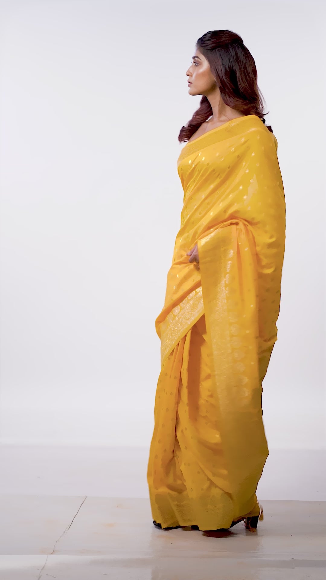 Kavvya Yellow Soft & Lightweight Creamy Silk Weaving Saree