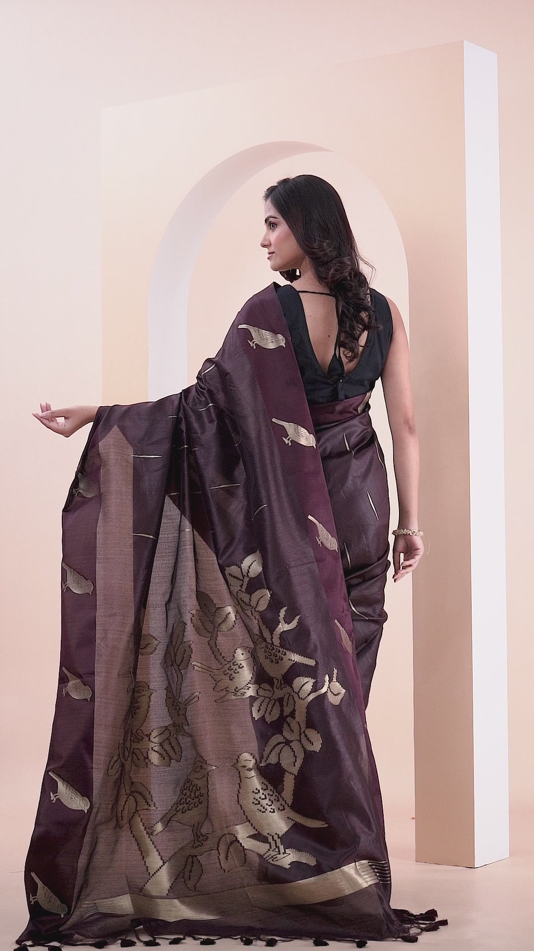 KAVVYA BROWN HANDLOOM SILK SAREE